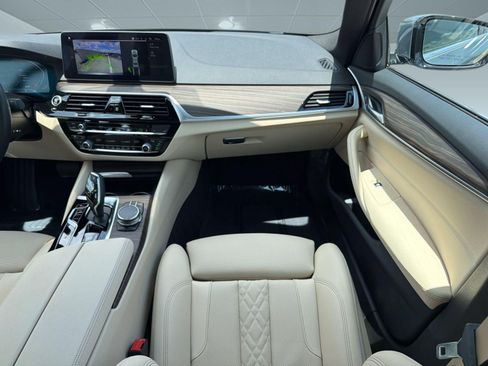Used 2023 BMW 530i w/ Convenience Package RWD image 30