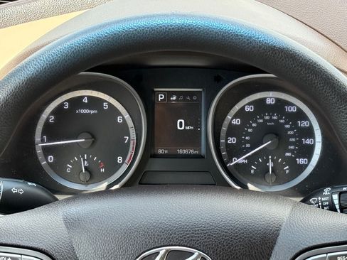 Used 2017 Hyundai Santa Fe Sport FWD image 23