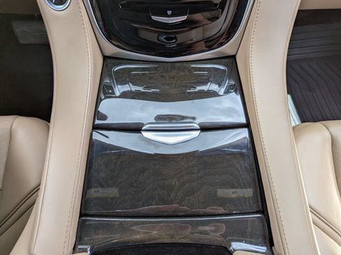Used 2020 Cadillac Escalade Platinum AWD/4WD image 27