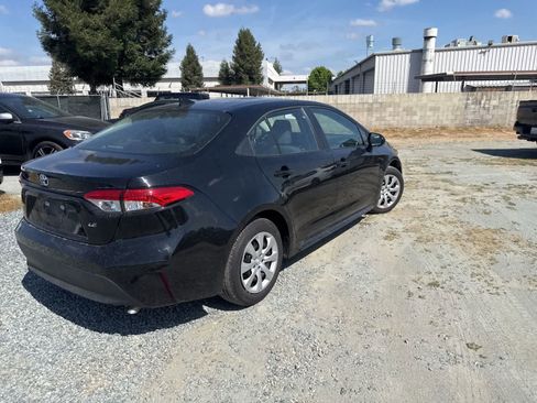 Used 2025 Toyota Corolla LE image 5