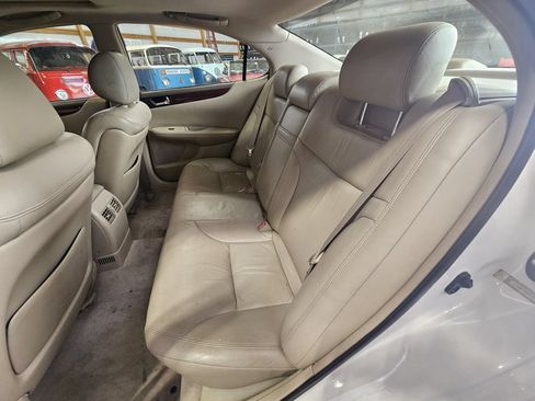 Used 2002 Lexus ES 330 w/ Premium Pkg FWD image 9