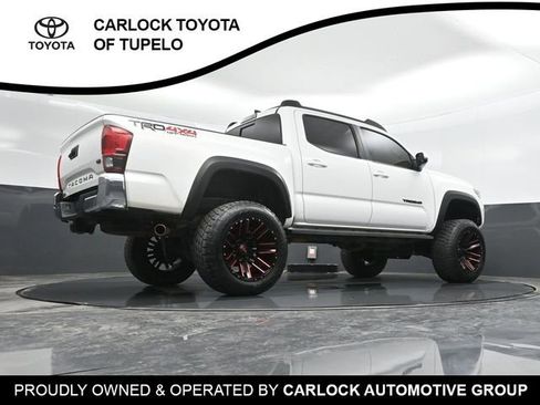 Used 2018 Toyota Tacoma TRD Off-Road AWD/4WD image 57