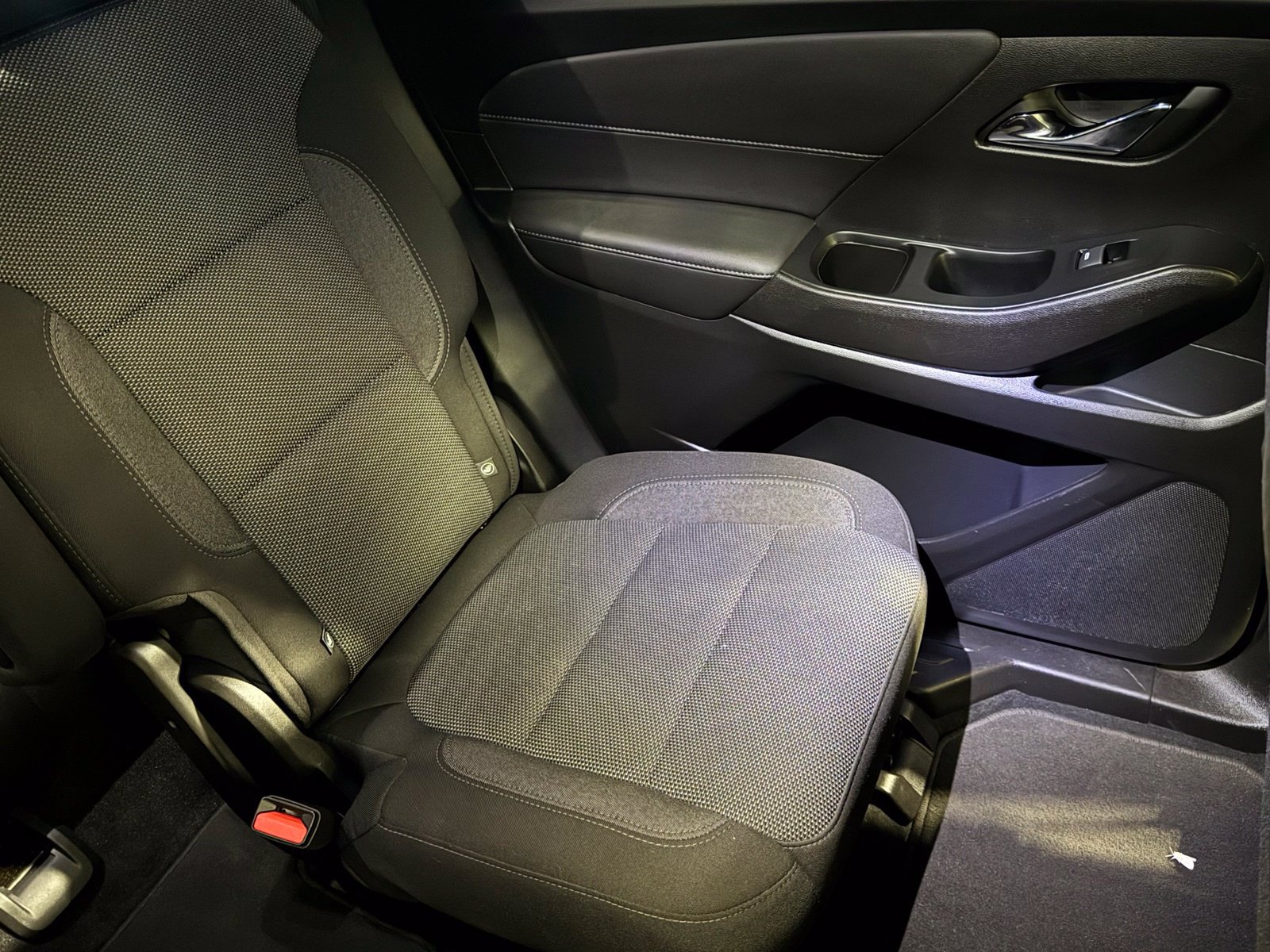 Used 2023 Chevrolet Traverse LT FWD image 34