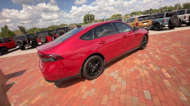 Certified 2025 Honda Accord SE image 9