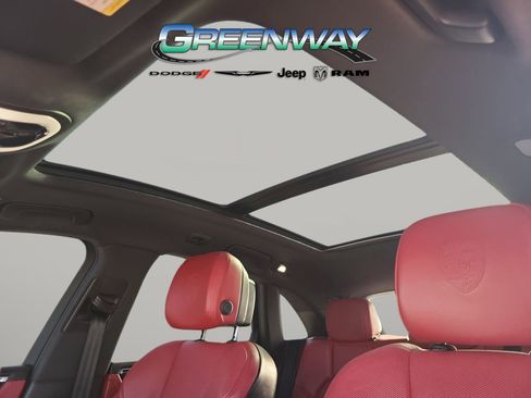 Used 2019 Porsche Macan S image 21