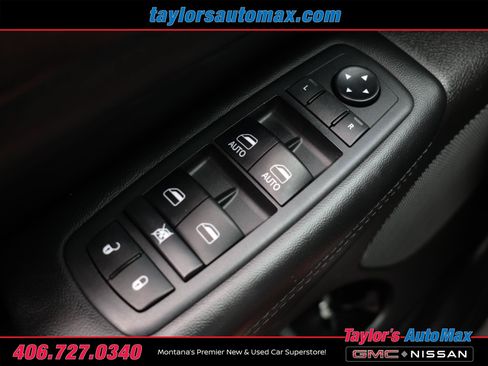 Used 2018 Jeep Grand Cherokee Laredo AWD/4WD image 22