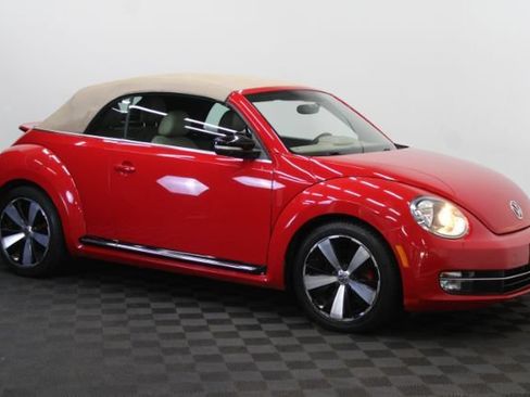 Used 2013 Volkswagen Beetle 2.0T FWD image 3