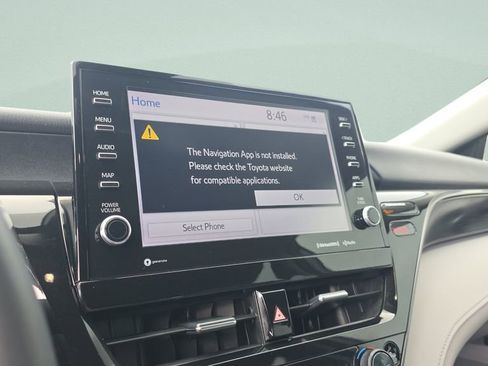 Used 2024 Toyota Camry XLE FWD image 18
