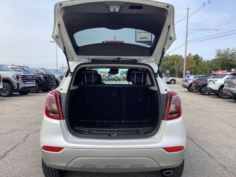 Used 2020 Buick Encore Preferred image 34