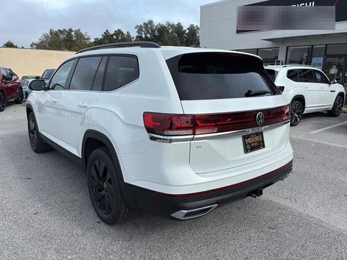 New 2026 Volkswagen Atlas SE image 3