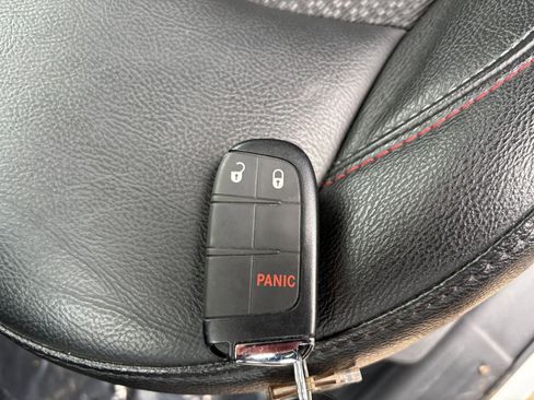 Used 2025 Jeep Compass Trailhawk image 22