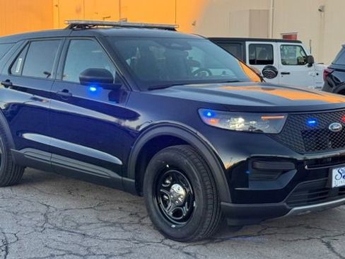 New 2025 Ford Explorer 4WD Police Interceptor image 3
