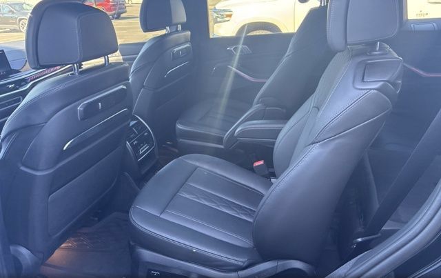 Certified 2025 BMW X7 M60i AWD/4WD image 4
