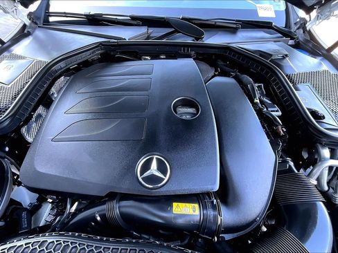 Used 2021 Mercedes-Benz C 300 Sedan image 9