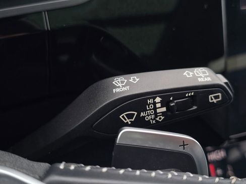 Used 2021 Audi e-tron Premium Plus w/ Premium Plus Package AWD/4WD image 31