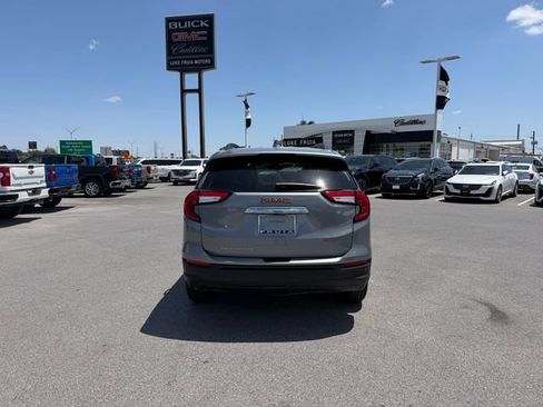 Used 2023 GMC Terrain SLE w/ Driver Convenience Package FWD image 6