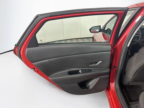 Used 2021 Hyundai Elantra SEL image 24