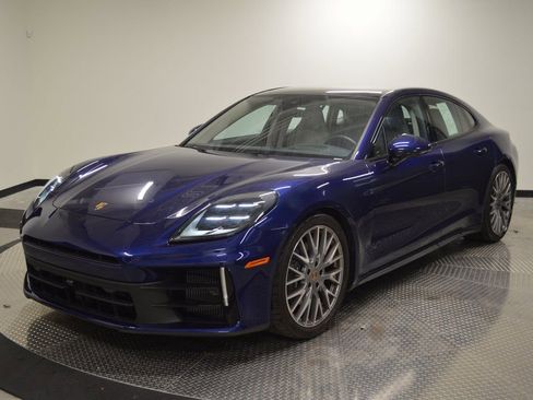 Certified 2025 Porsche Panamera image 1