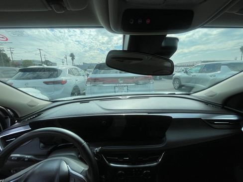 Used 2025 Buick Encore GX Preferred image 33