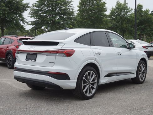 Used 2022 Audi Q4 e-tron Premium Plus AWD/4WD image 5