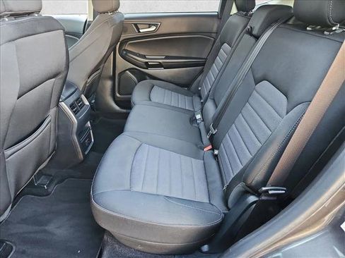 Used 2020 Ford Edge SE FWD image 18