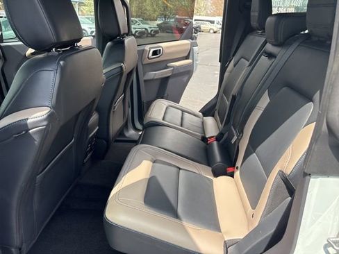Used 2023 Ford Bronco Wildtrak image 16