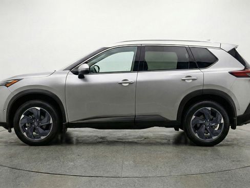 Used 2025 Nissan Rogue SV AWD/4WD image 5