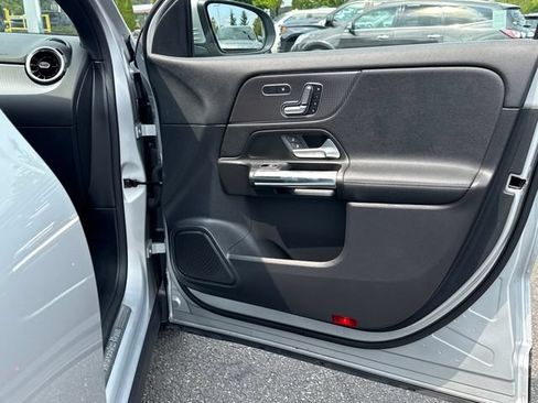 Used 2021 Mercedes-Benz GLA 250 4MATIC image 24