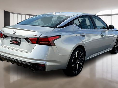 Used 2024 Nissan Altima 2.5 SR FWD image 6