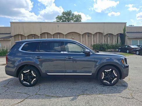Used 2023 Kia Telluride S AWD/4WD image 6