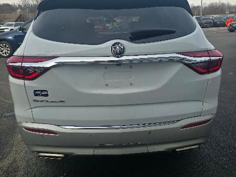 Used 2020 Buick Enclave Essence image 5