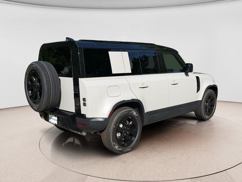 New 2026 Land Rover Defender 110 S AWD/4WD image 5