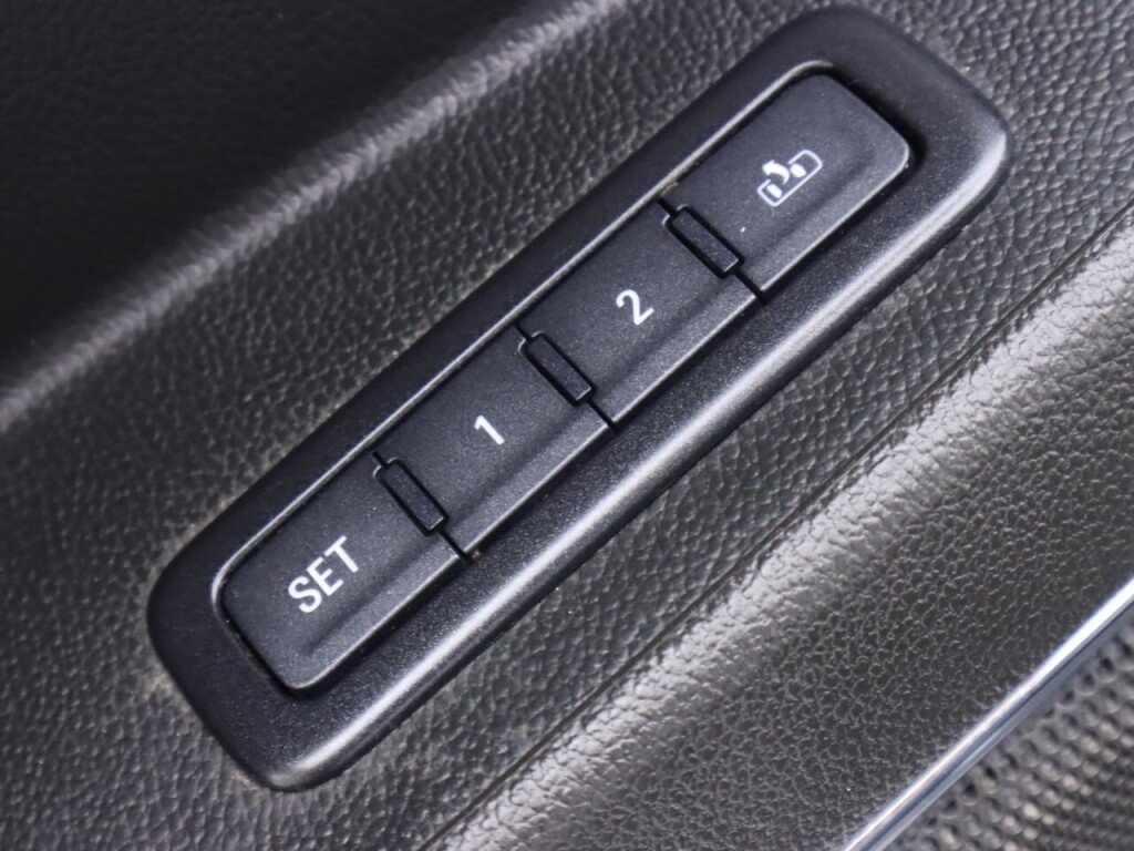 Used 2018 Chevrolet Tahoe Premier RWD image 26