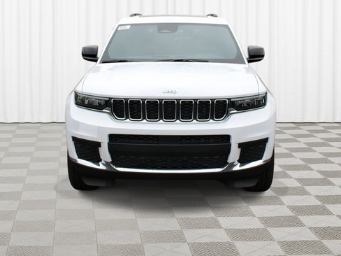 New 2025 Jeep Grand Cherokee L Laredo image 30
