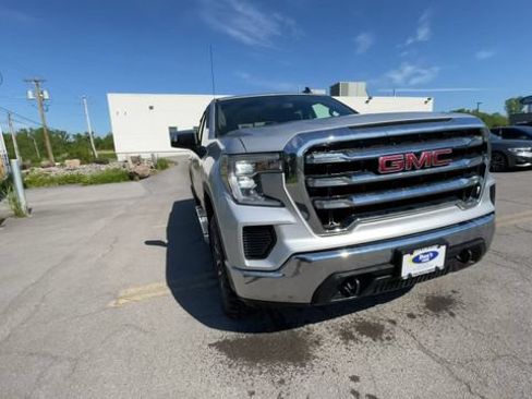 Used 2019 GMC Sierra 1500 SLE w/ SLE Value Package AWD/4WD image 3