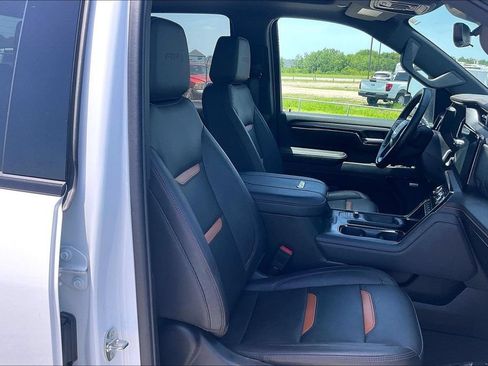 Used 2024 GMC Sierra 2500 AT4 w/ AT4 Premium Plus Package AWD/4WD image 30