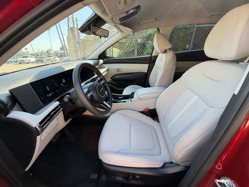 Used 2025 Hyundai Tucson SEL AWD/4WD image 24