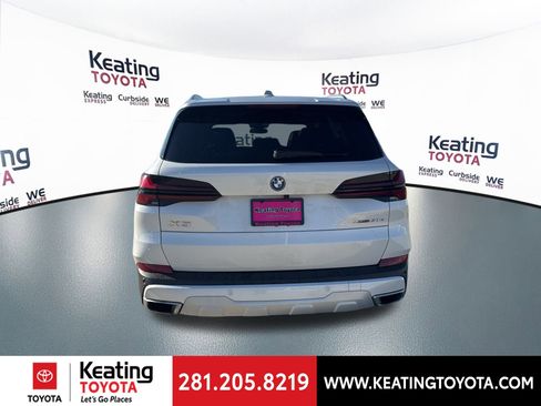 Used 2024 BMW X5 xDrive50e image 4