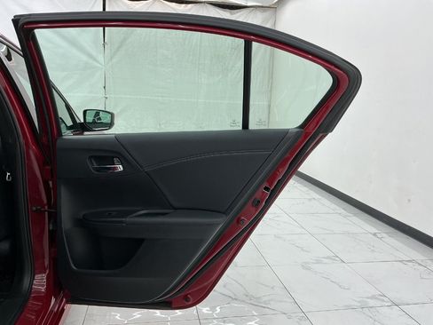 Used 2017 Honda Accord Sport image 25