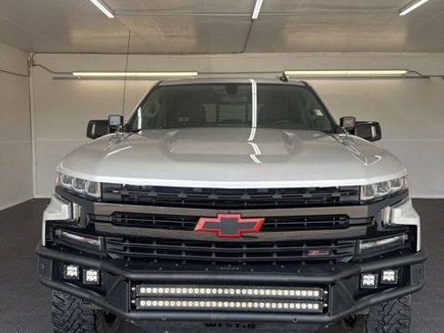 Used 2019 Chevrolet Silverado 1500 LT Trail Boss AWD/4WD image 21