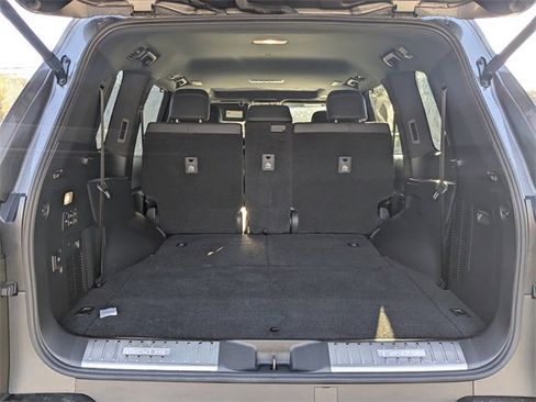 Used 2024 Lexus LX 600 4WD w/ Luxury Package image 12