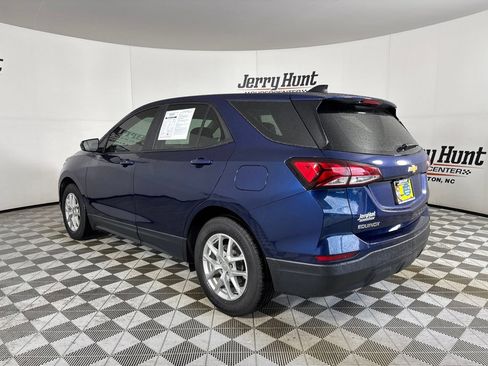 Used 2022 Chevrolet Equinox LS FWD image 7