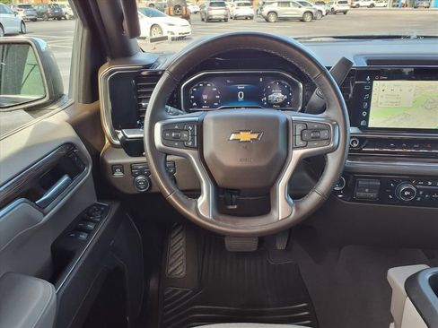 Used 2025 Chevrolet Silverado 1500 LT AWD/4WD image 24