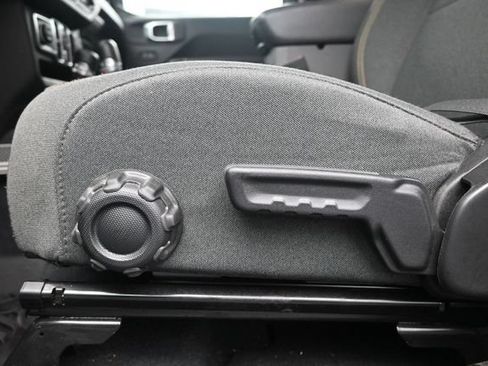 Used 2024 Jeep Gladiator Sport AWD/4WD image 14