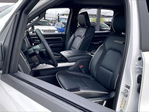 Used 2025 RAM 1500 Laramie w/ Night Edition AWD/4WD image 8