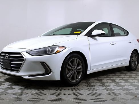 Used 2017 Hyundai Elantra Value Edition w/ Cargo Package image 2