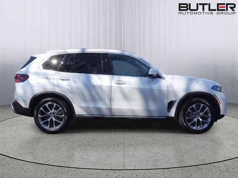 New 2026 BMW X5 sDrive40i w/ Premium Package RWD image 8