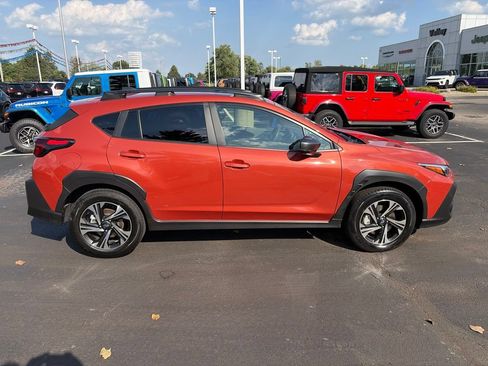 Used 2025 Subaru Crosstrek 2.5i Premium AWD/4WD image 8