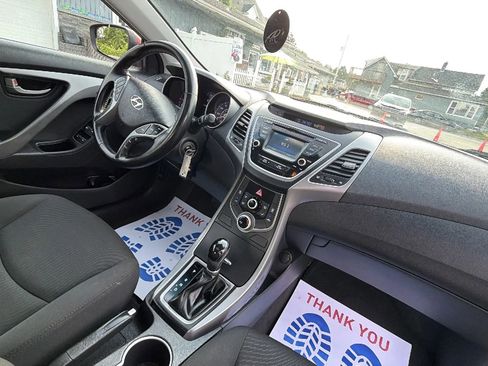 Used 2015 Hyundai Elantra SE w/ Option Group 03 FWD image 21