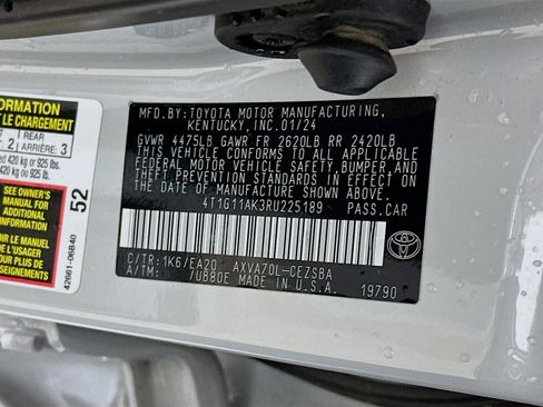 Used 2024 Toyota Camry SE image 12